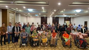 Foto bersama usai Semiloka "“Proyeksi Kebijakan Penganggaran yang Berperspektif Disabilitas dan Kelompok Rentan dalam Mendukung Pencapaian SDGs 2030 di Indonesia” ", kegiatan yang diselenggarakan Perhimpunan OHANA Indonesia, di Grand Keisha Hotel, Kamis 27 Agustus 2026. (Dok. OHANA Indonesia)
