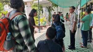 Rombongan wisata inklusif mengikuti tur di salah satu destinasi wisata Yogyakarta. (Dok. Solidernews/Wachid Hamdan)